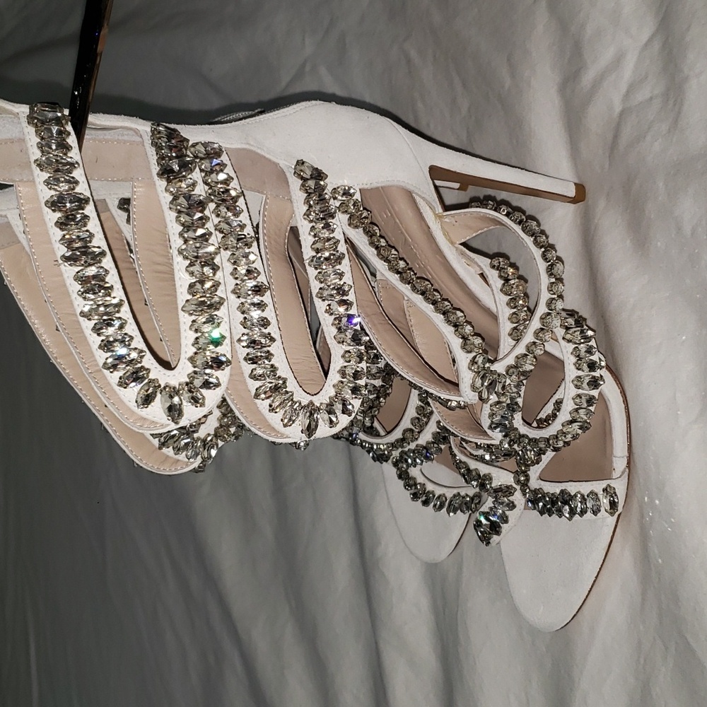 I AM JENNIFER LE size 42 cream suede with rhinestones new. Converts to size 11